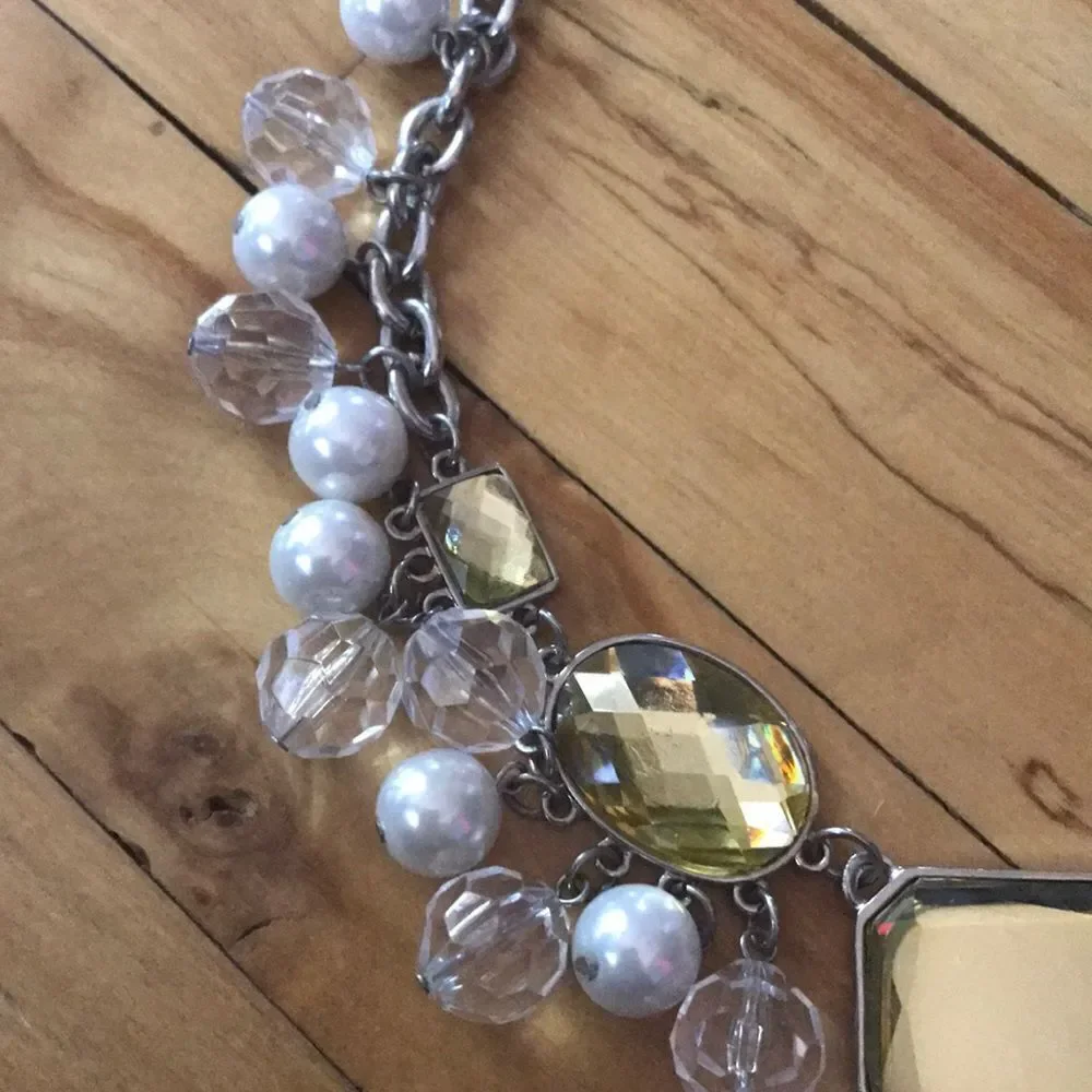 Guess yellow/crystal/pearl statement necklace - Picture 3 of 5